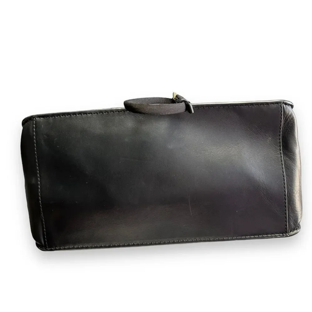 Hugo Boss Black Leather Womans Shoulder Bag Chain Strap Flap Close Made in Italy - Picture 6 of 9